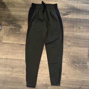 Men’s Under Armour Pants, Size S